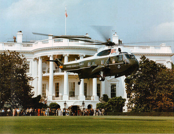 marine-one-white-house-lawn[1].jpg