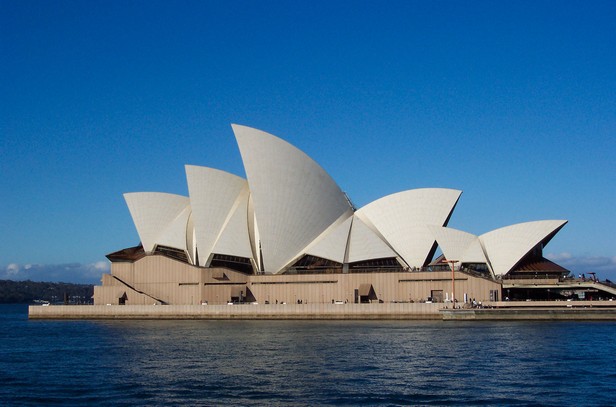 sydney_opera_house_sails[1].jpg